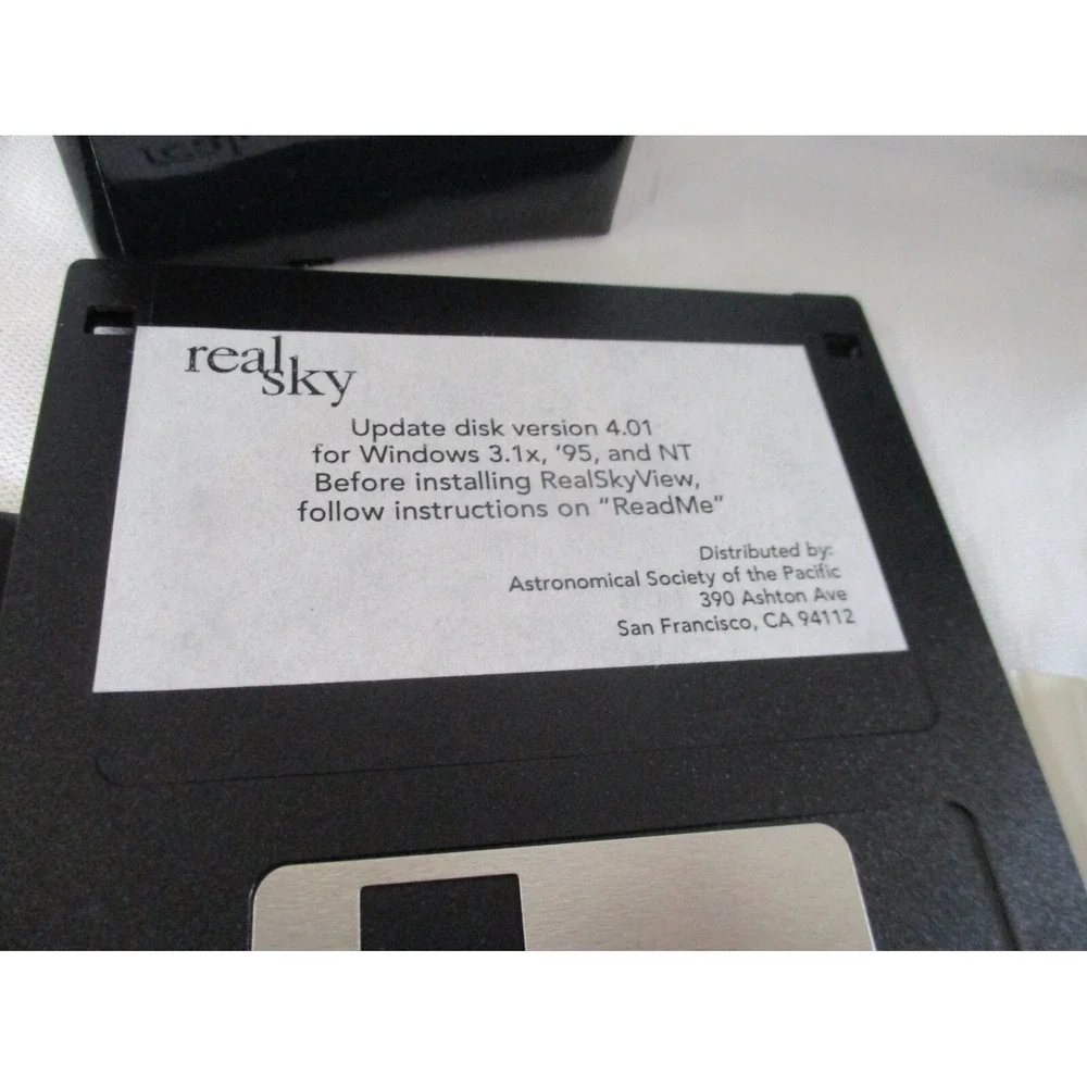Real Sky The Palomar Observatory Sky Survey On 9cd-roms Space Telescope Science
